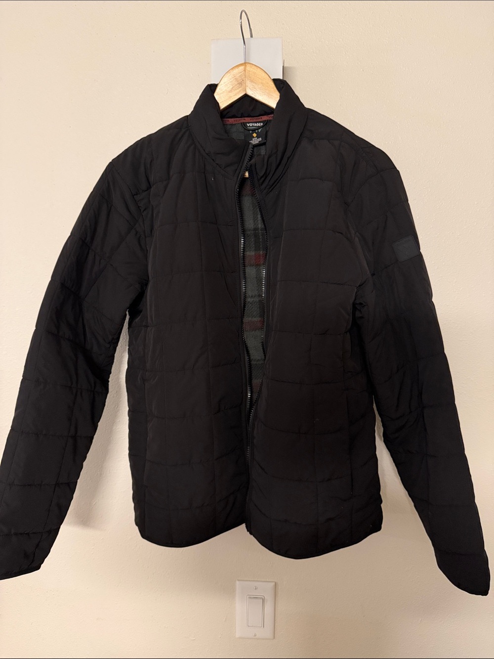 Voyager Men's Black Puffer Jacket B16